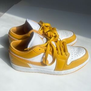 Nike Air Jordan 1 Low mustard white two tone Sneakers size 7.5
